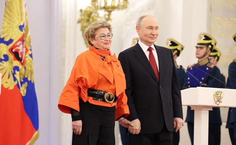 А раньше её все уважали